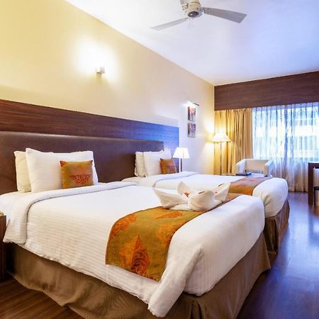 The Woodrose Hotel Bangalore Ngoại thất bức ảnh
