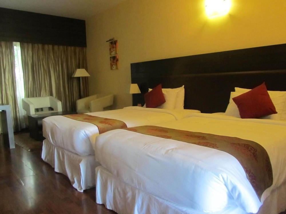 The Woodrose Hotel Bangalore Ngoại thất bức ảnh