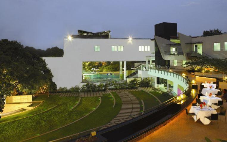 The Woodrose Hotel Bangalore Ngoại thất bức ảnh