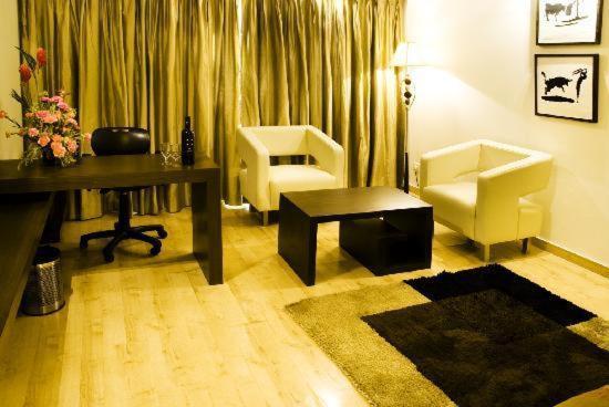 The Woodrose Hotel Bangalore Ngoại thất bức ảnh