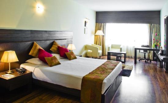 The Woodrose Hotel Bangalore Ngoại thất bức ảnh