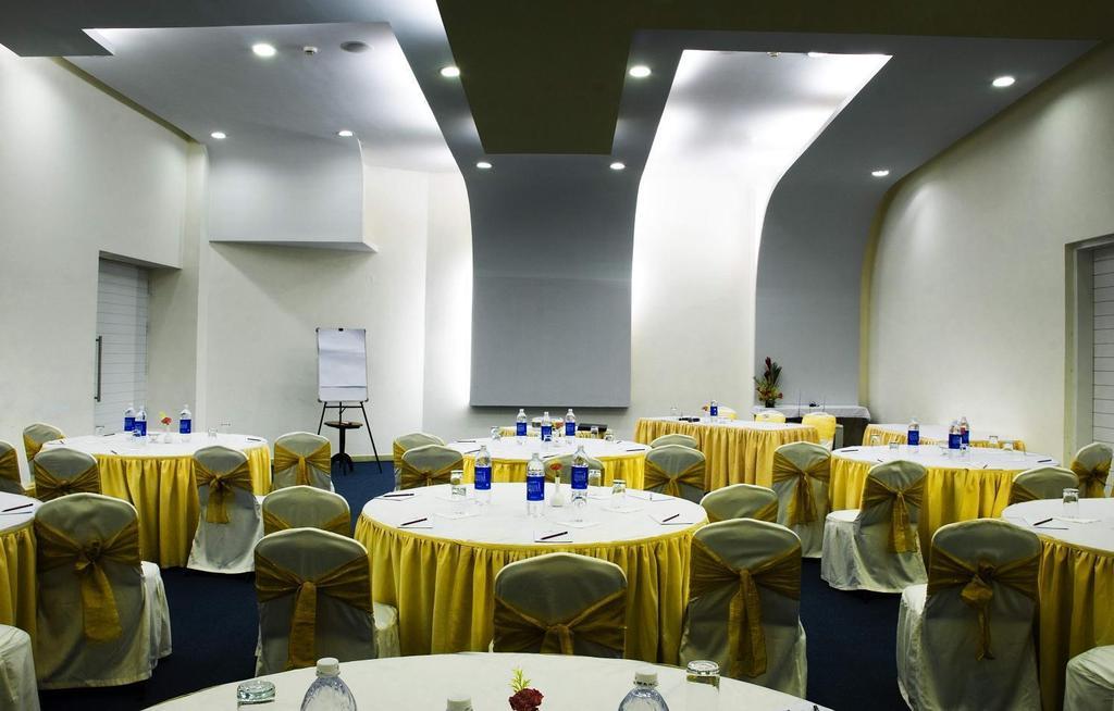 The Woodrose Hotel Bangalore Ngoại thất bức ảnh