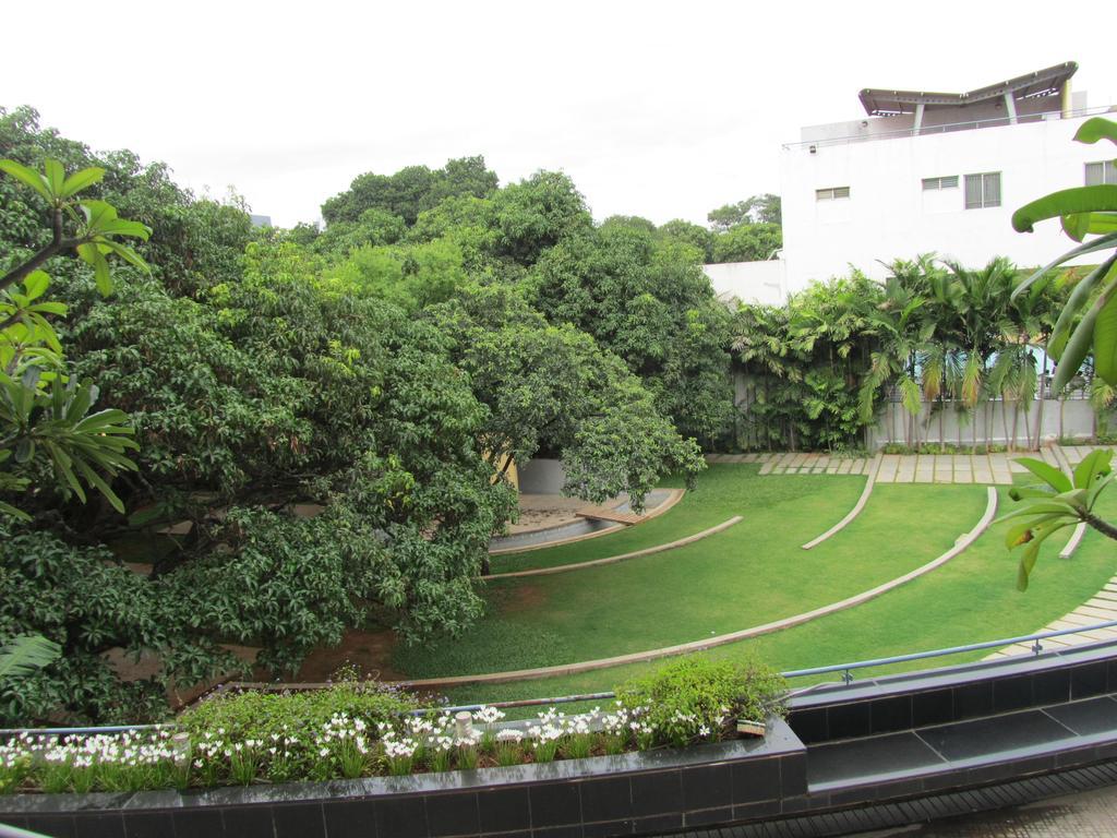 The Woodrose Hotel Bangalore Ngoại thất bức ảnh