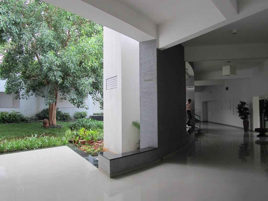 The Woodrose Hotel Bangalore Ngoại thất bức ảnh