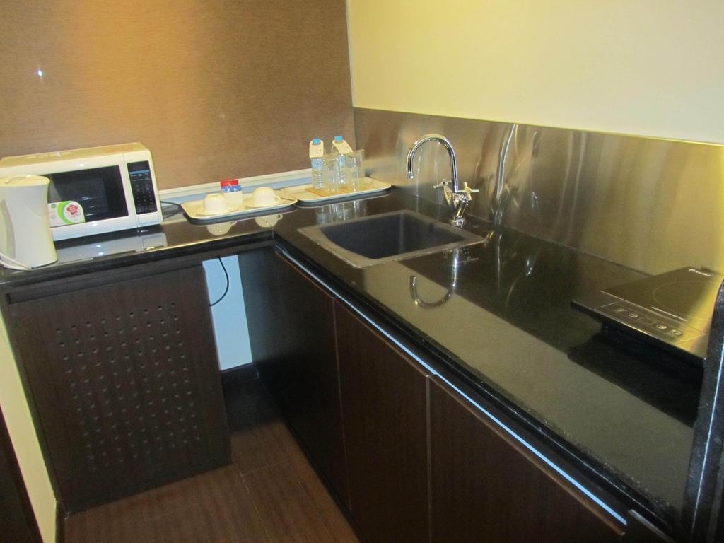 The Woodrose Hotel Bangalore Ngoại thất bức ảnh